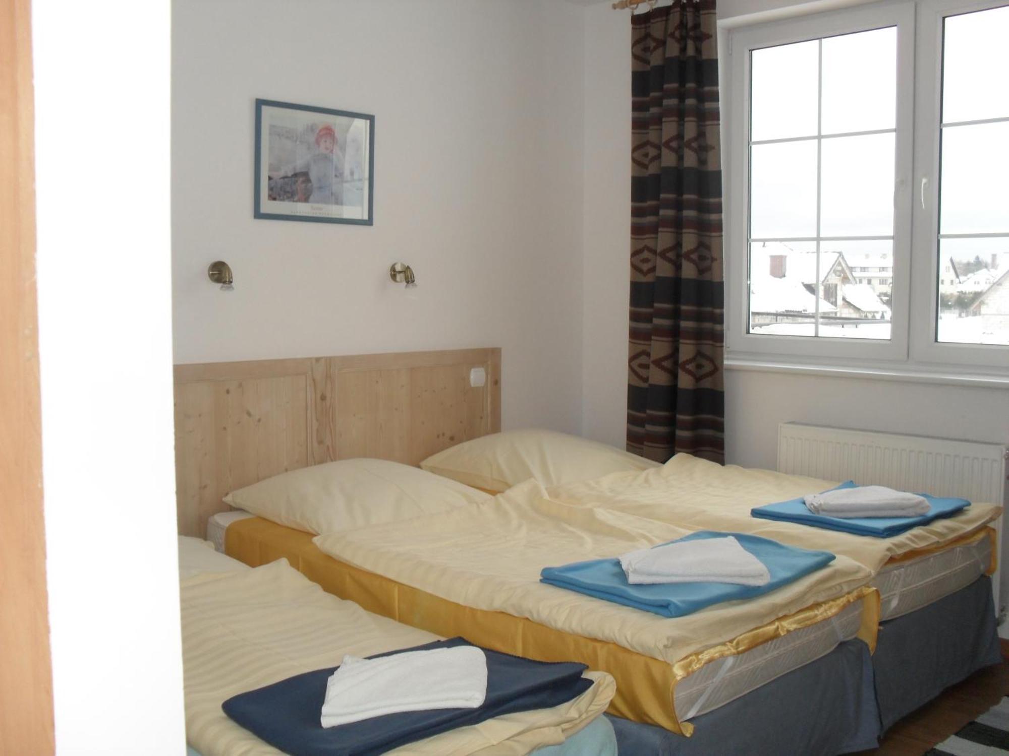 Dworek Leba I Domki Ranczo Itrich Habitación foto