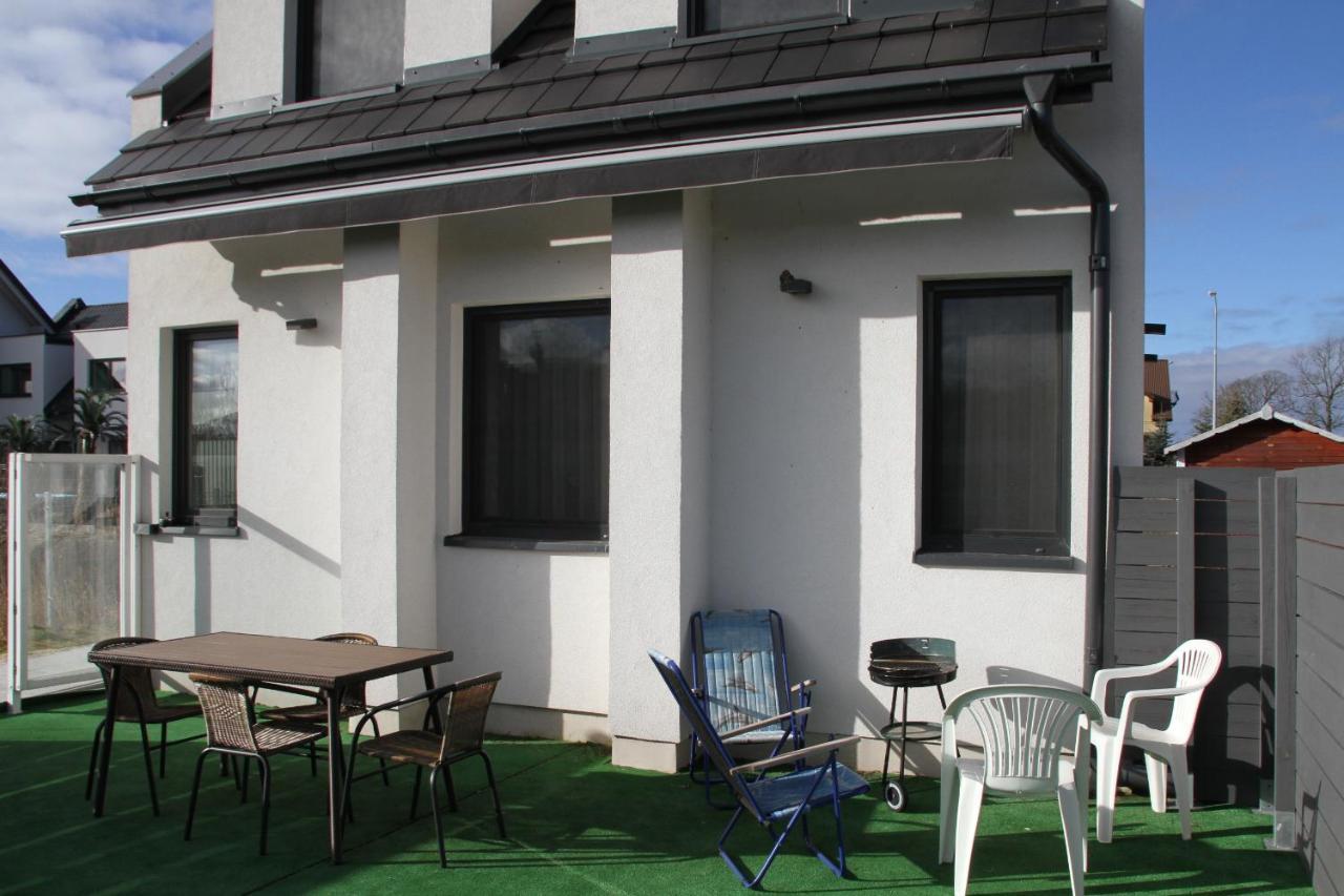 Dworek Leba I Domki Ranczo Itrich Exterior foto